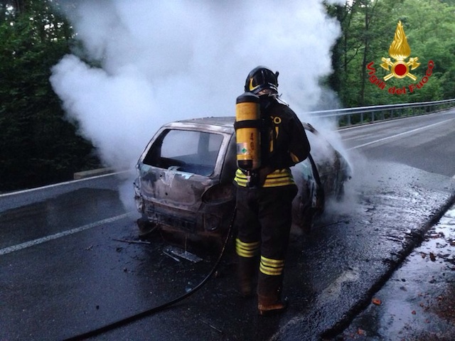 foto brinzio incendio 19 giugno 2014